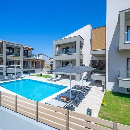 Aparthotel Perla 3*